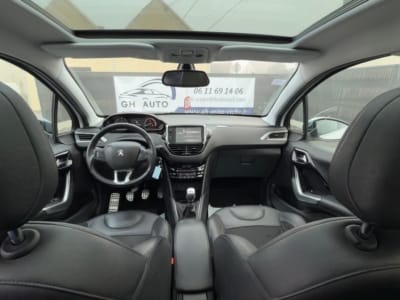 Miniature-image-Peugeot 208 1.6 E-HDi 115 ch BVM5 Féline