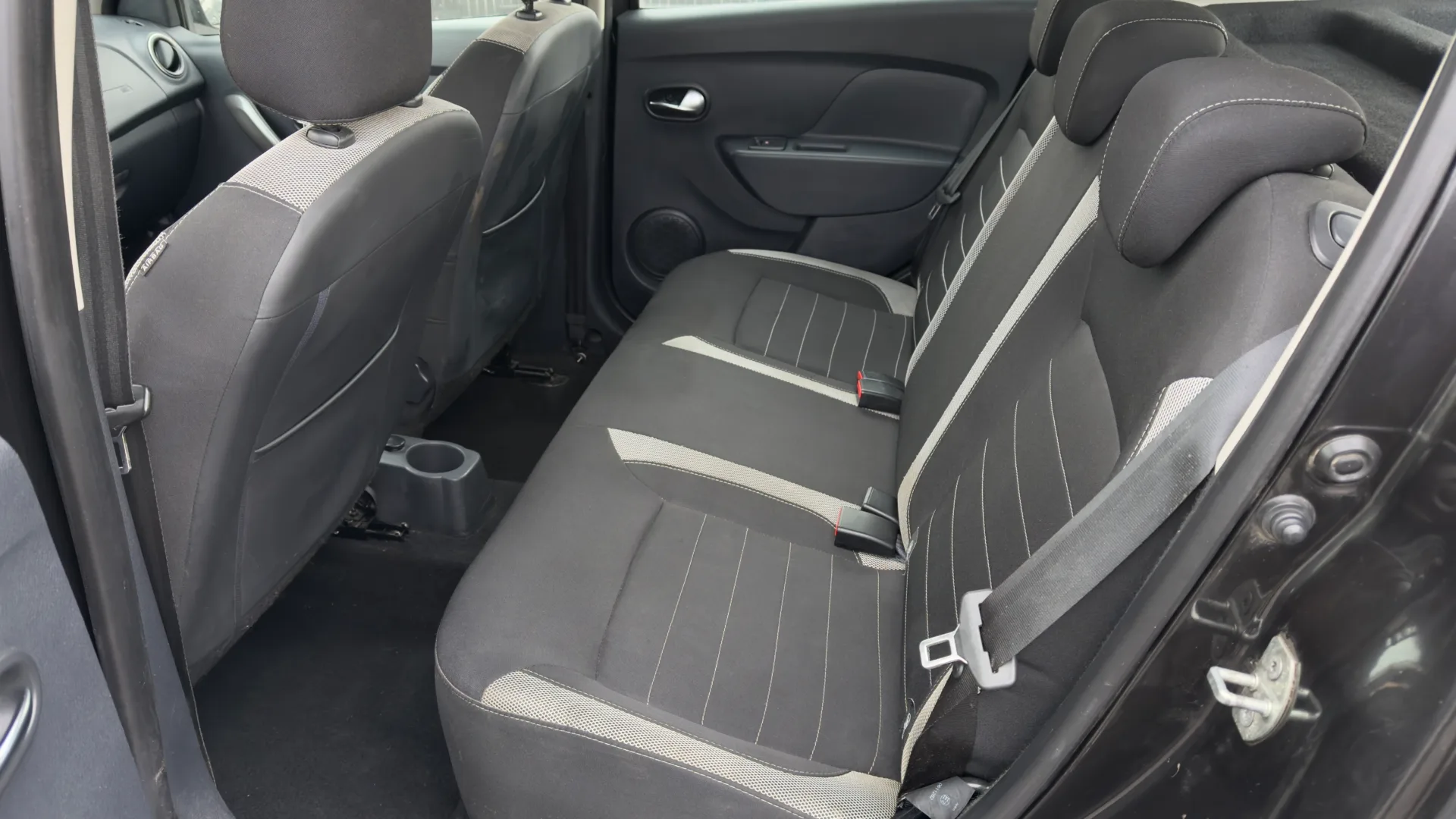 Galerie-image-Dacia Sandero 1.5 dCi 90 ch Stepway
