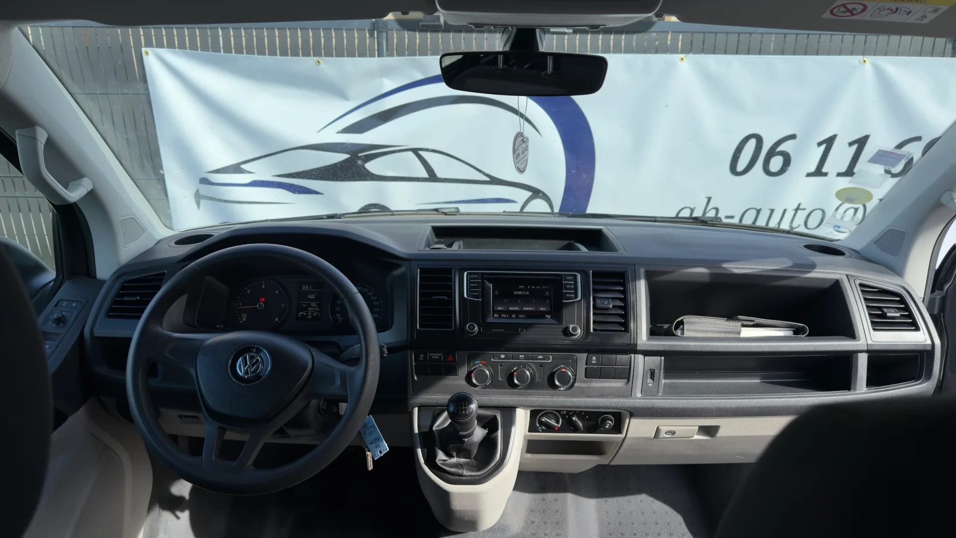 Galerie-image-Volkswagen Multivan 2.0 TDI 150 ch Motion monospace