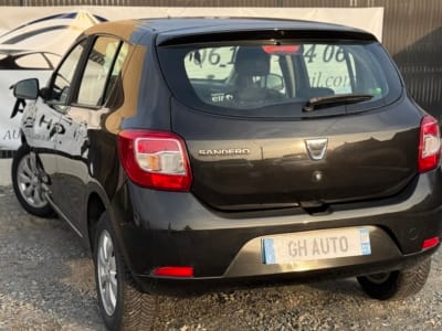 Miniature-image-Dacia Sandero 1.5 dCi 90 ch FAP Lauréate Black Touch