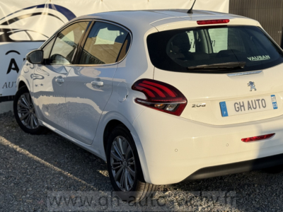 Miniature-image-Peugeot 208 1.6 HDI 100 ALLURE Berline