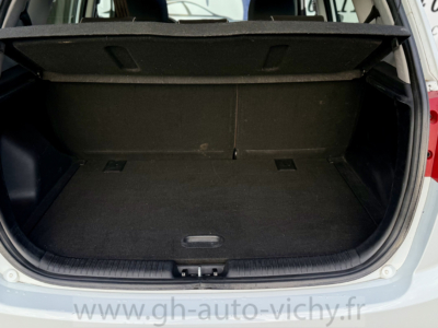 Miniature-image-Kia Venga 1.6 CRDI 115 CH Urban Chic (Moteur à chaîne)
